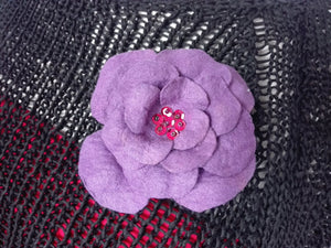 priponka vijolična roža